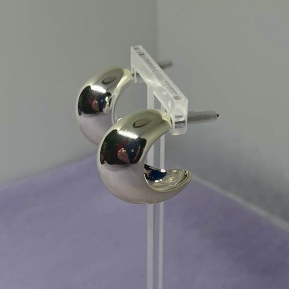 J. Crew NWOT-Brand New *Silver* 1/2” Wide Hoops. Great Everyday Earrings! - Picture 2 of 8